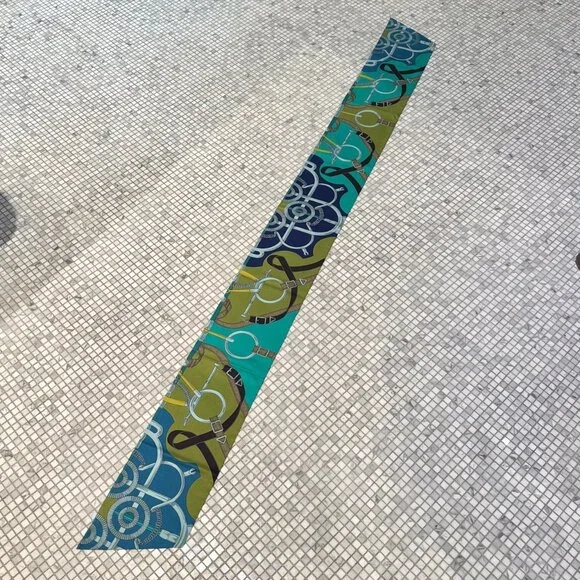 Hermès Blue Green Eperon D'Or Maxi Twilly Silk Scarf - Picture 4 of 10